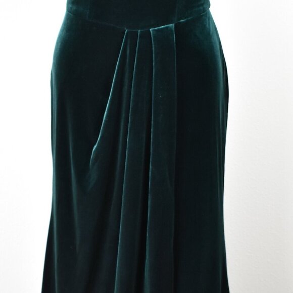 Revelry Velvet Formal Gown Classic Emerald - 16 - Picture 3 of 9
